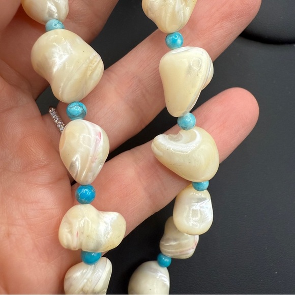Elegant Vintage Cream Carved Shell and Turquoise Beaded Necklace - Picture 14 of 16